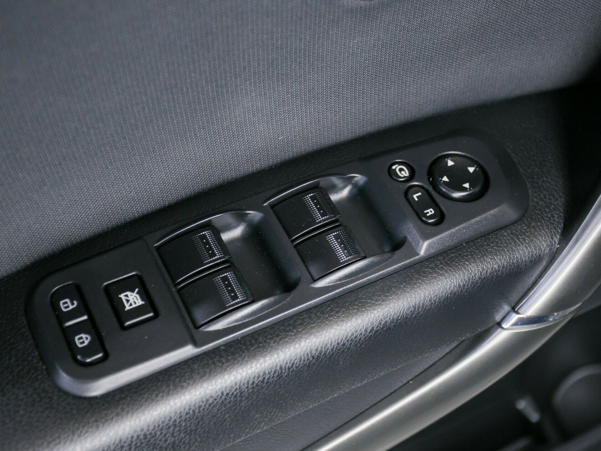 FAW Besturn X80, I 2.0 AT (142 л.с.)