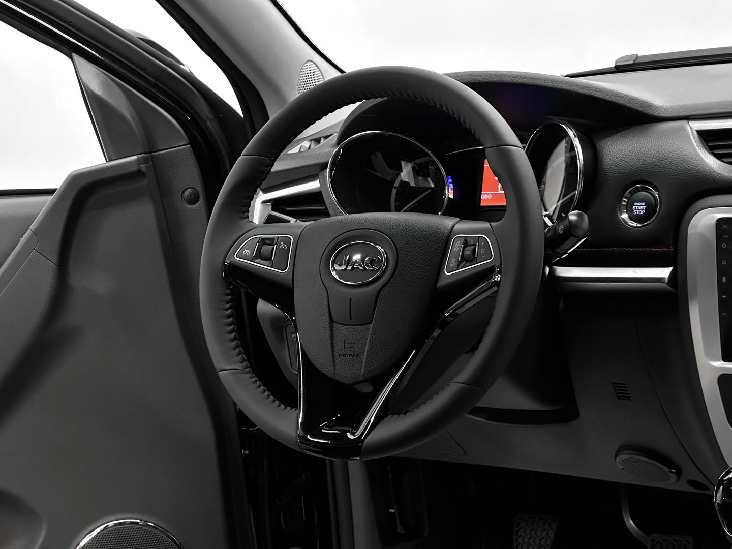 JAC T8 2.0d MT (139 л.с.) 4WD