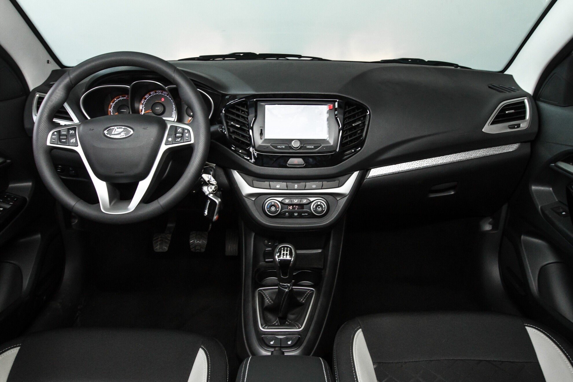 LADA (ВАЗ) Vesta, I Cross 1.8 MT (122 л.с.)