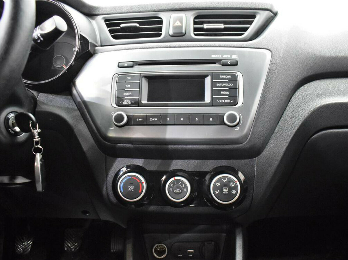 Kia Rio, III Рестайлинг 1.6 MT (123 л.с.)