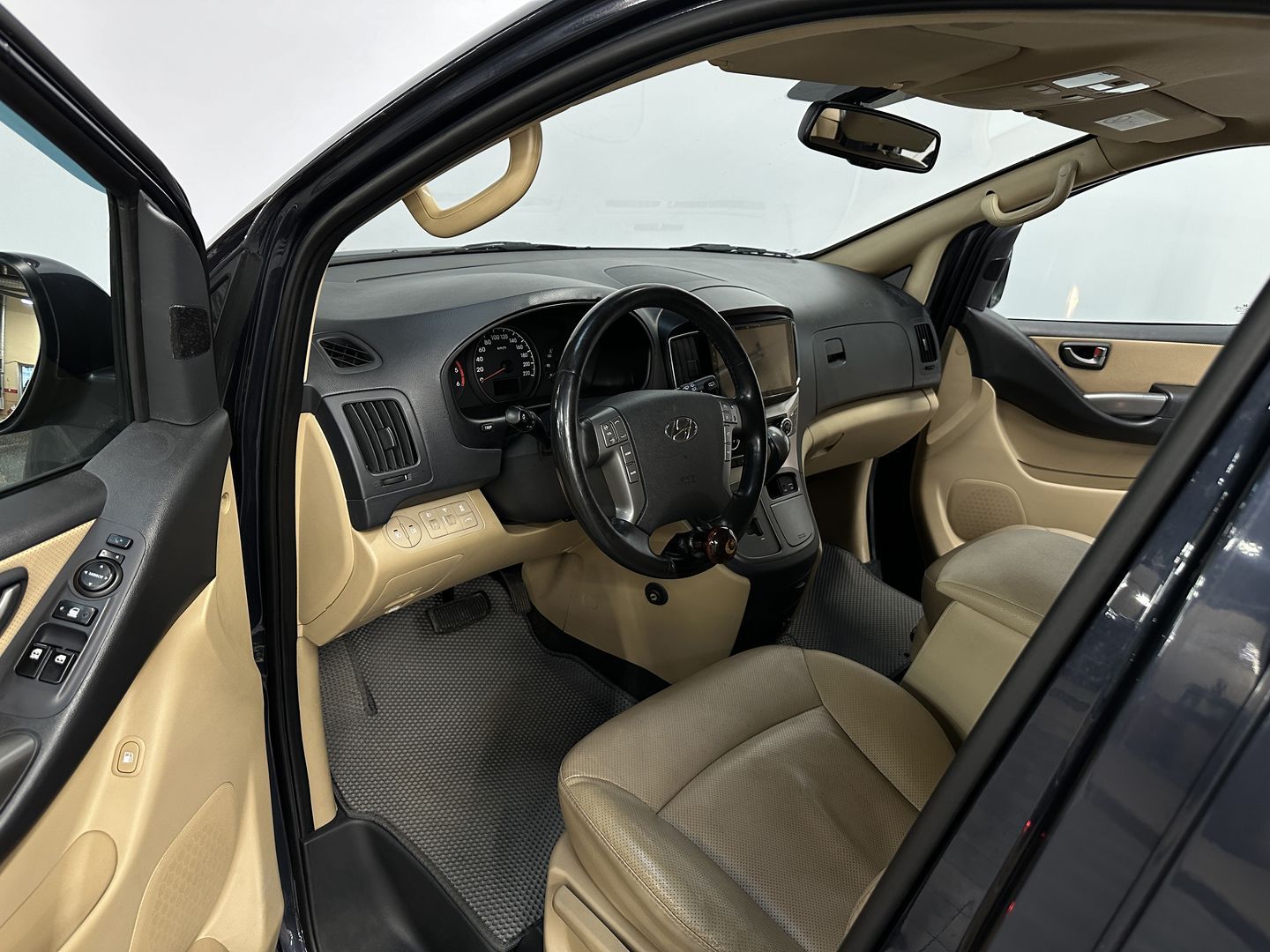 Hyundai H-1, II Рестайлинг 2 2.5d AT (170 л.с.)