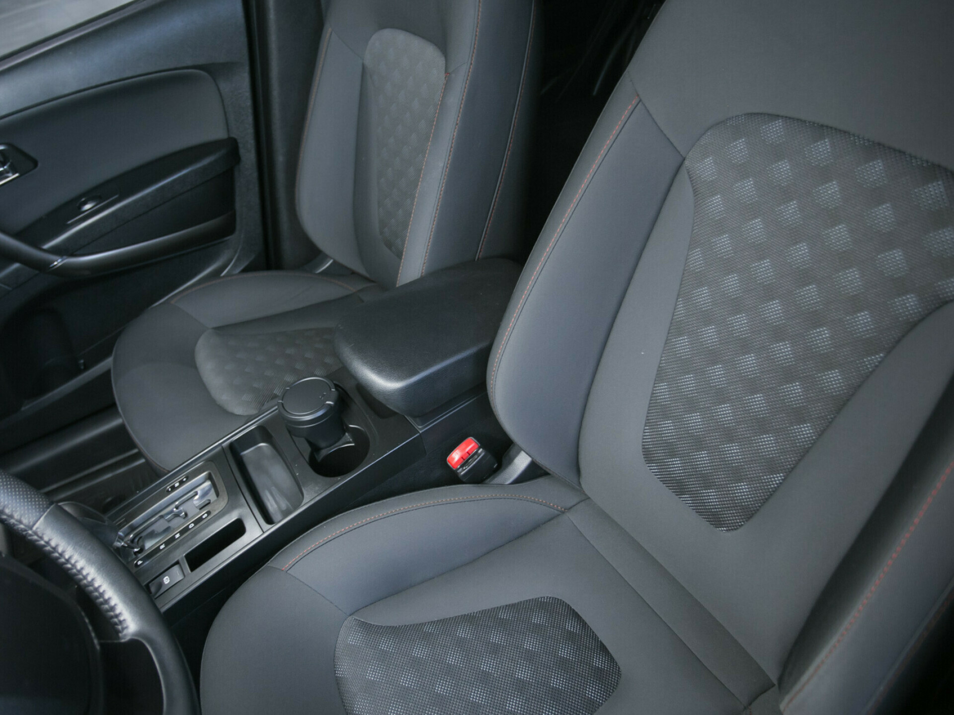 FAW Besturn X80, I 2.0 AT (142 л.с.)