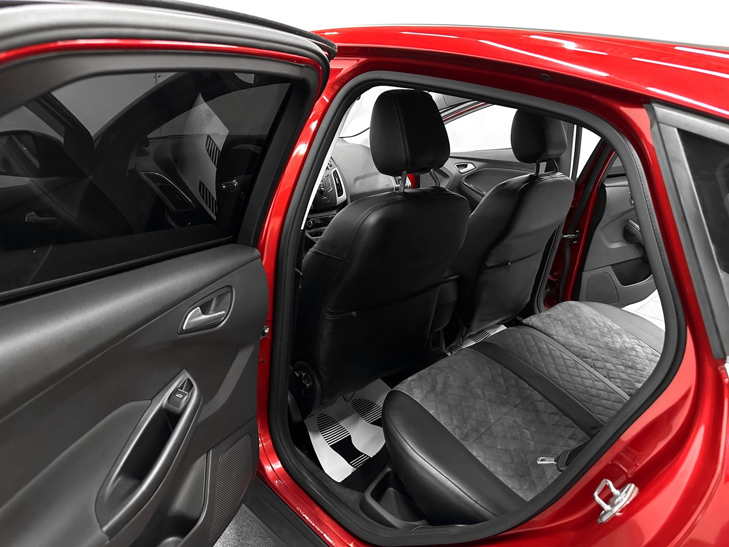 Ford Focus, III 1.6 AMT (125 л.с.)