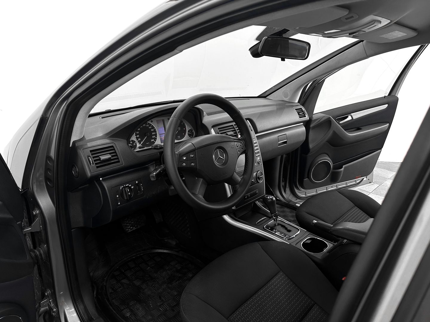 Mercedes-Benz B-Класс, I (W245) Рестайлинг 170 1.7 CVT (116 л.с.)