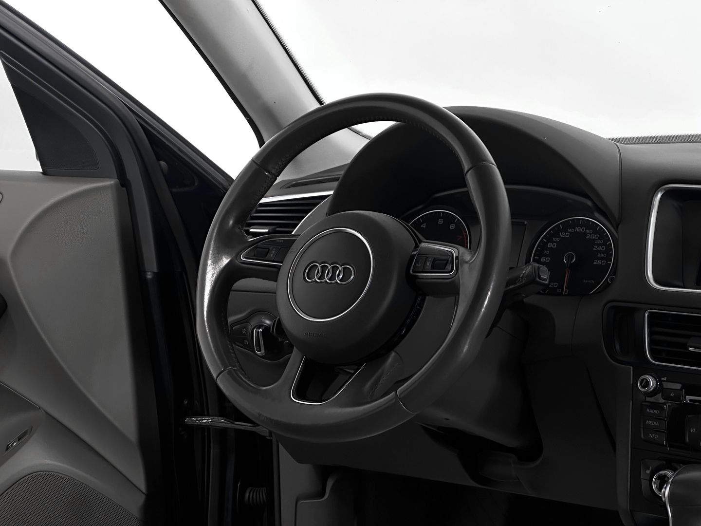 Audi Q5, I (8R) Рестайлинг 2.0 AT (225 л.с.) 4WD