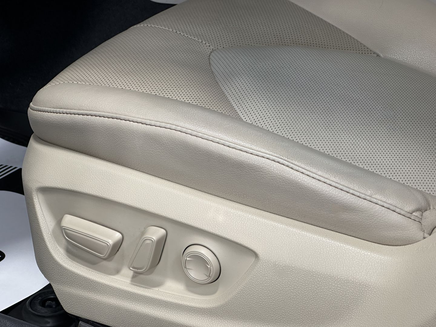 Toyota Camry, VIII (XV70) 2.5 AT (181 л.с.)