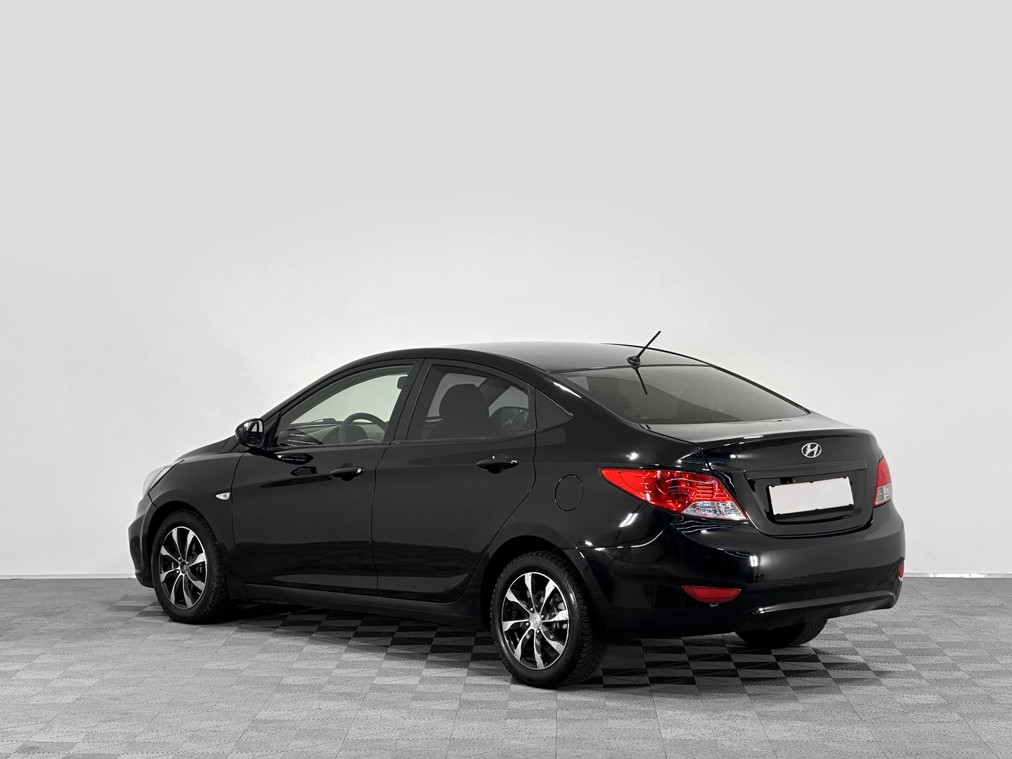 Hyundai Solaris, I 1.6 AT (123 л.с.)