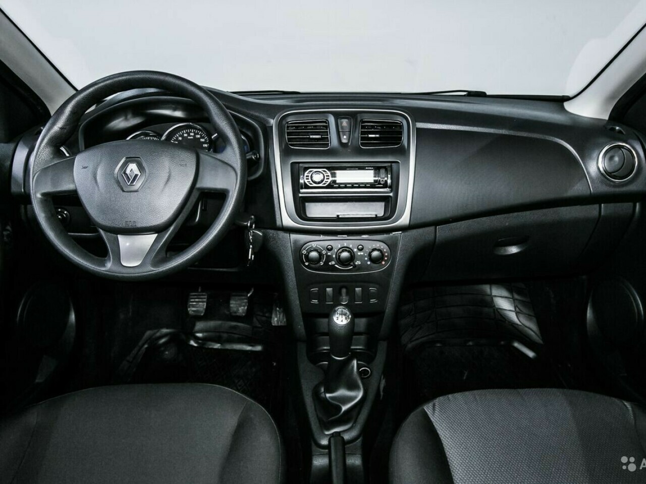 Renault Logan, II 1.6 MT (102 л.с.)