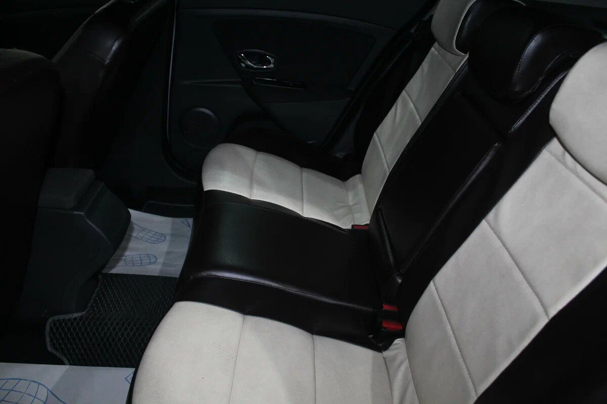 Renault Megane, III Рестайлинг 2.0 CVT (143 л.с.)