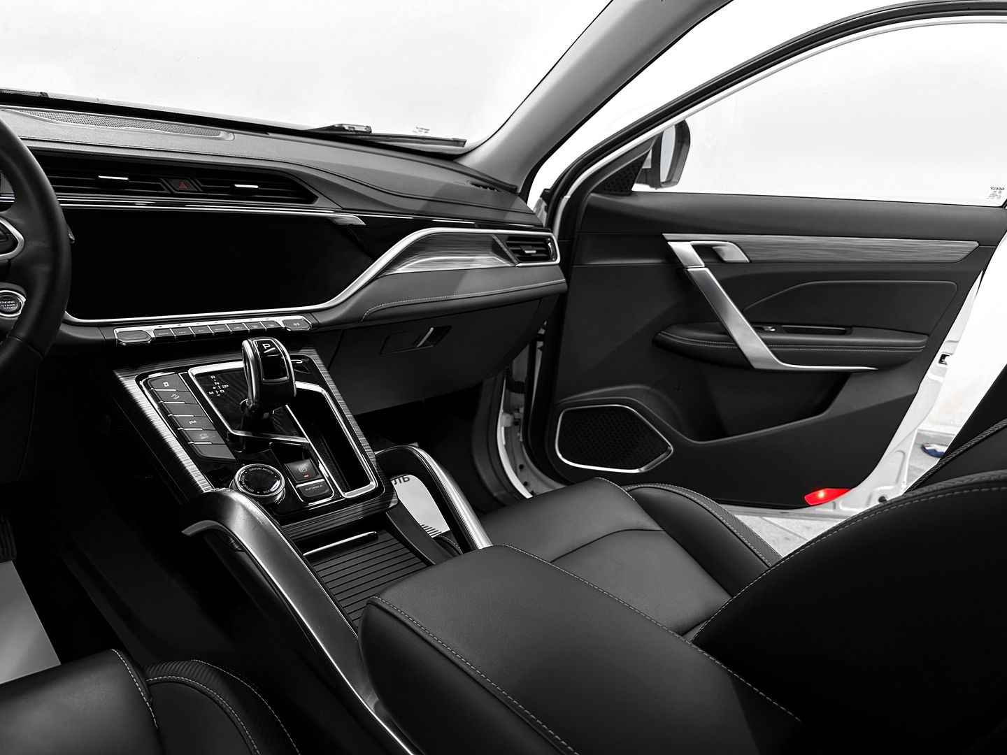 Geely Atlas Pro 1.5 AT (177 л.с.)