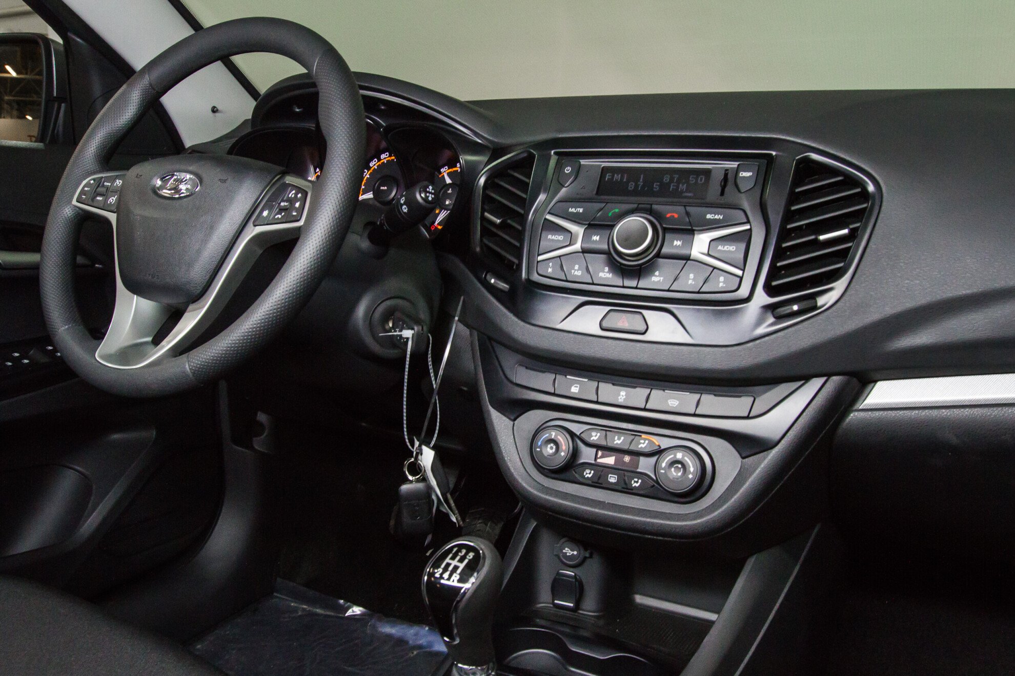 LADA (ВАЗ) Vesta, I SW Cross 1.6 MT (106 л.с.)