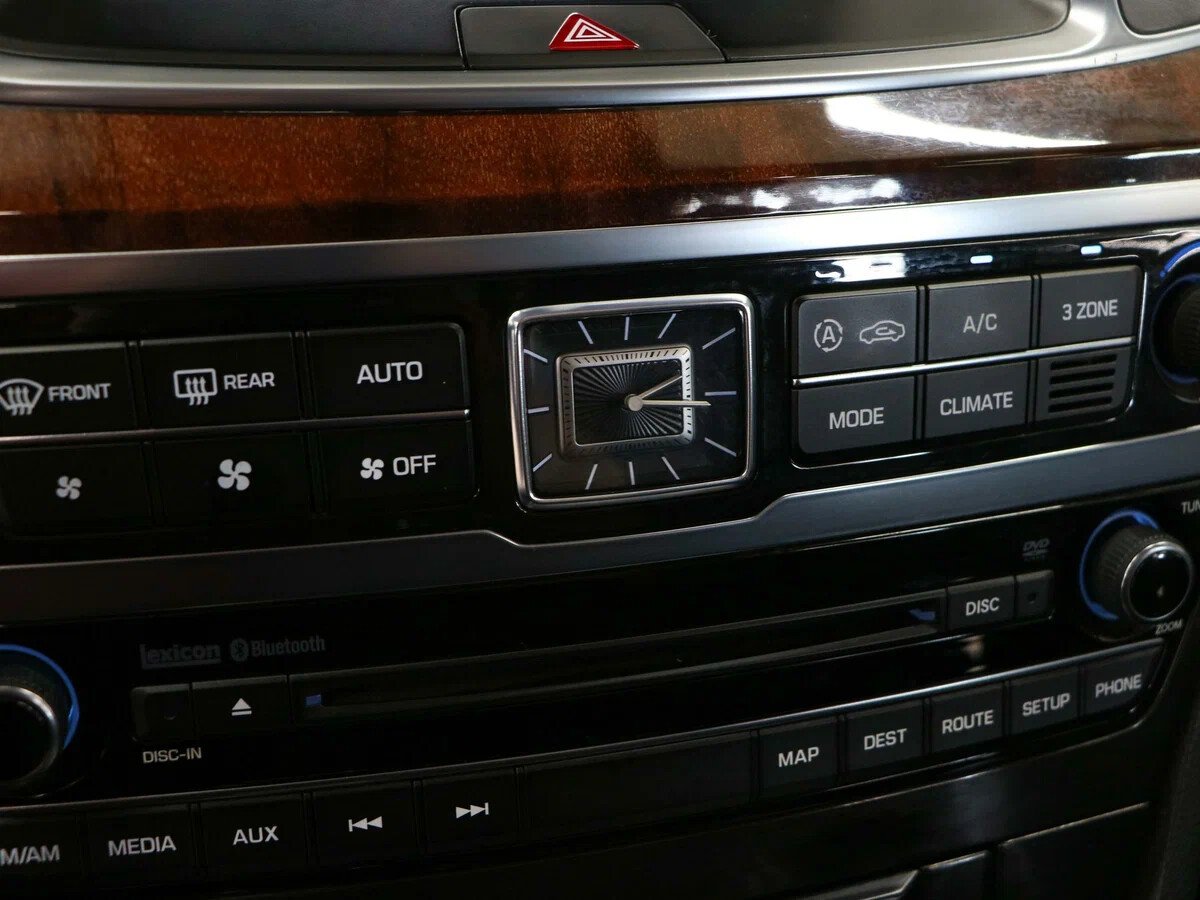 Hyundai Equus, II Рестайлинг 3.8 AT (334 л.с.)