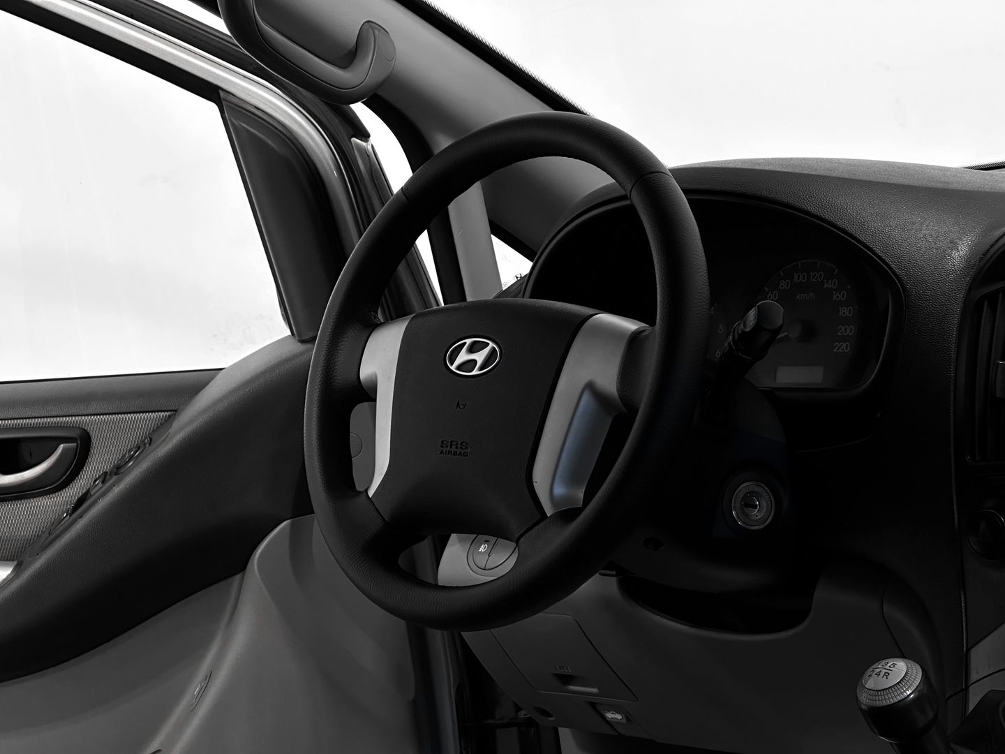 Hyundai Grand Starex, I 2.5d MT (145 л.с.)