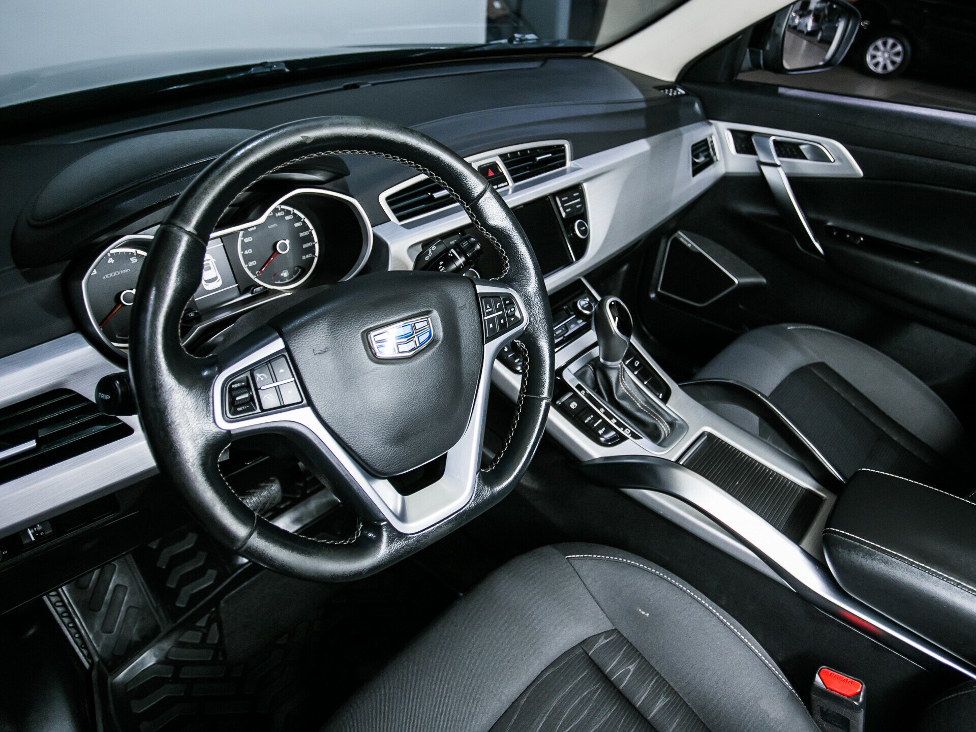 Geely Atlas, I 2.4 AT (149 л.с.) 4WD