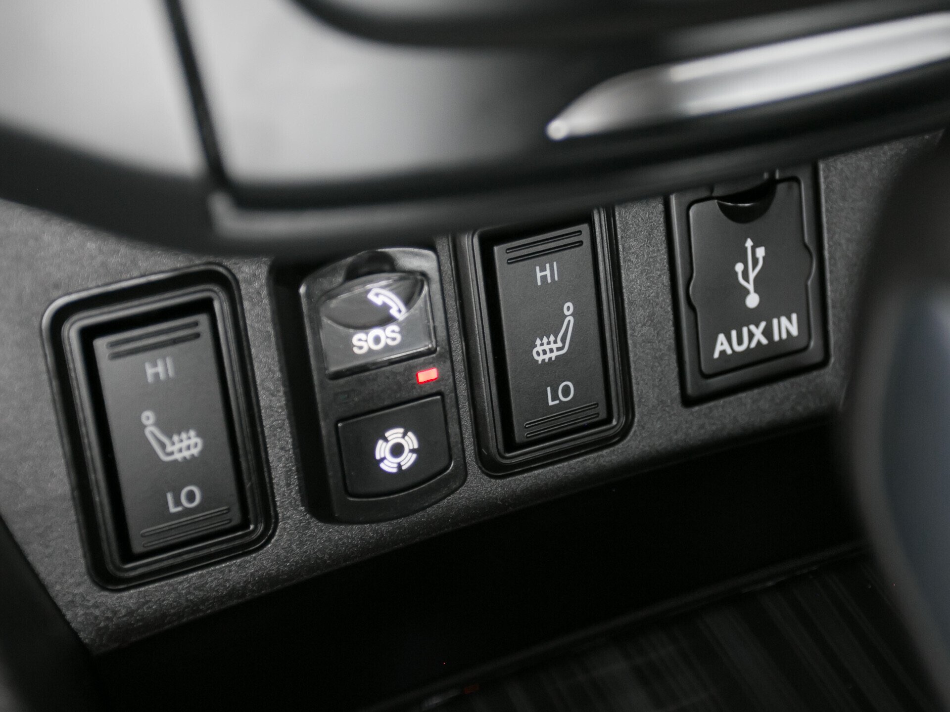 Dongfeng AX7, I 2.0 AT (140 л.с.)