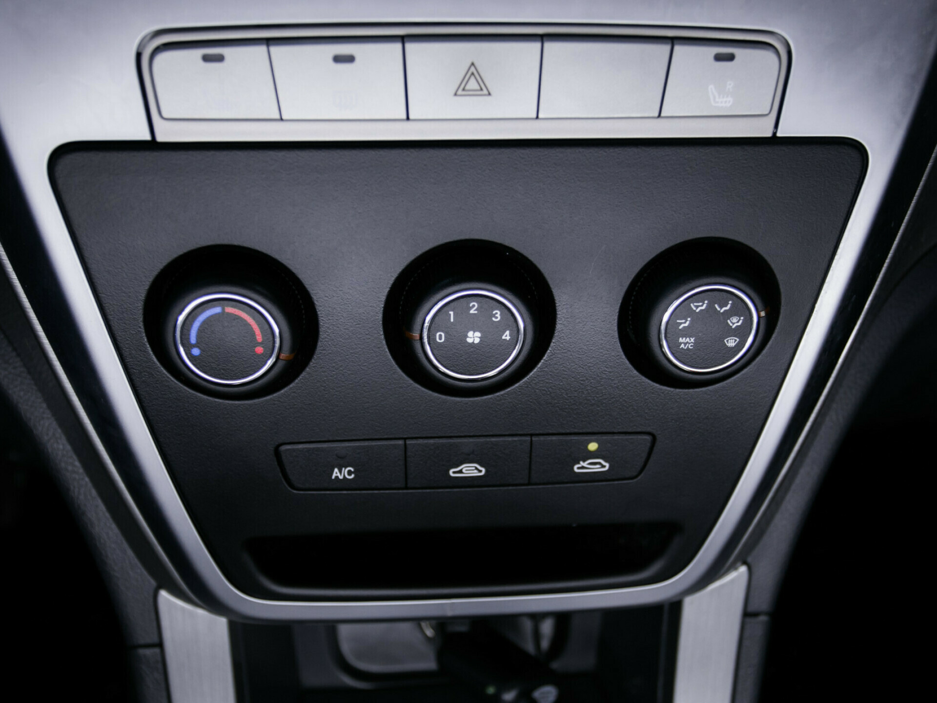 Geely Emgrand X7, I 2.0 MT (139 л.с.)