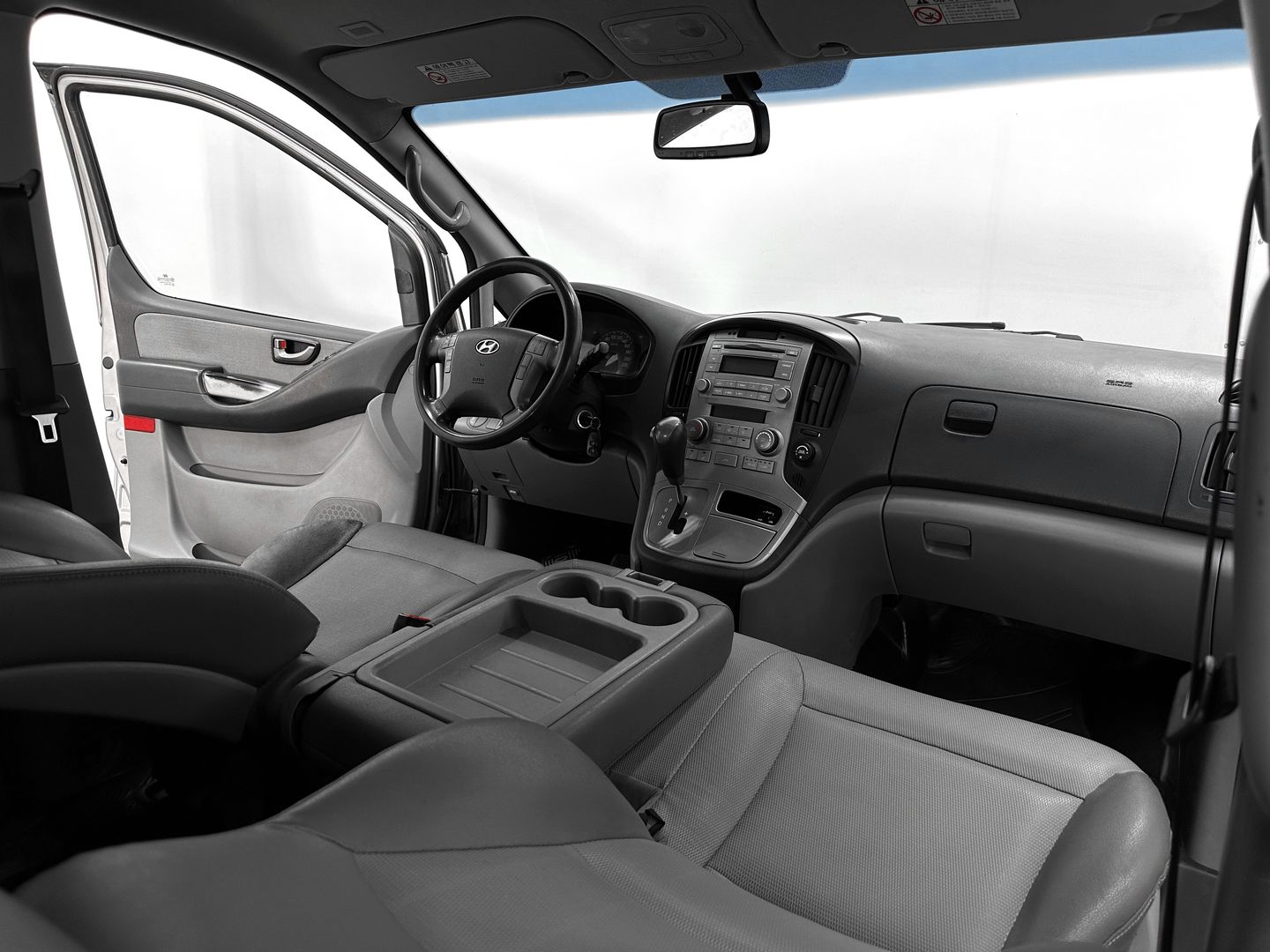 Hyundai Grand Starex, I 2.5d AT (145 л.с.)