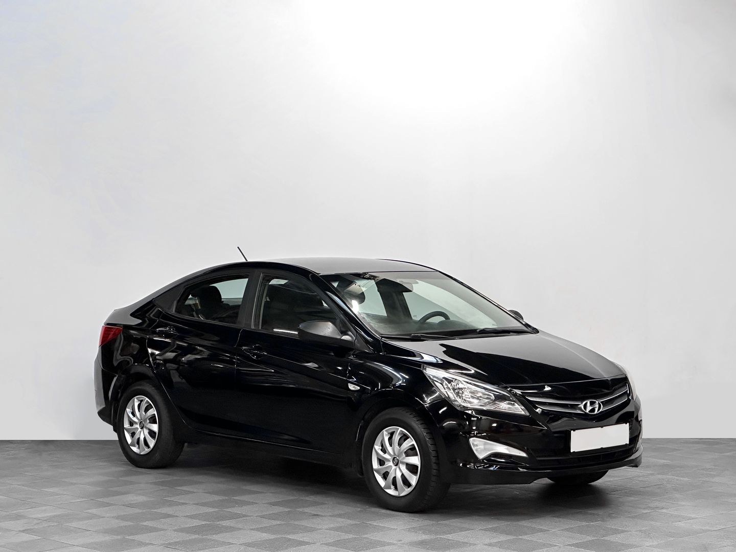 Hyundai Solaris, I Рестайлинг 1.4 MT (107 л.с.)
